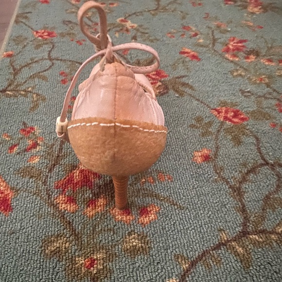 Diesel pumps in excellent condition. - Picture 3 of 5